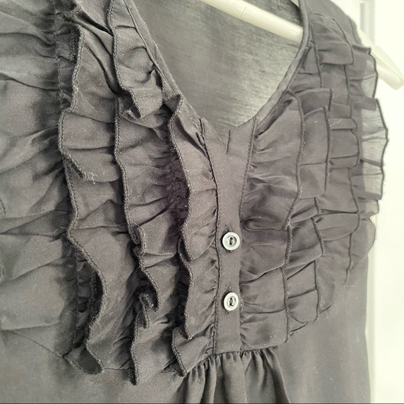 Black ruffle front sleeveless blouse - Picture 5 of 5
